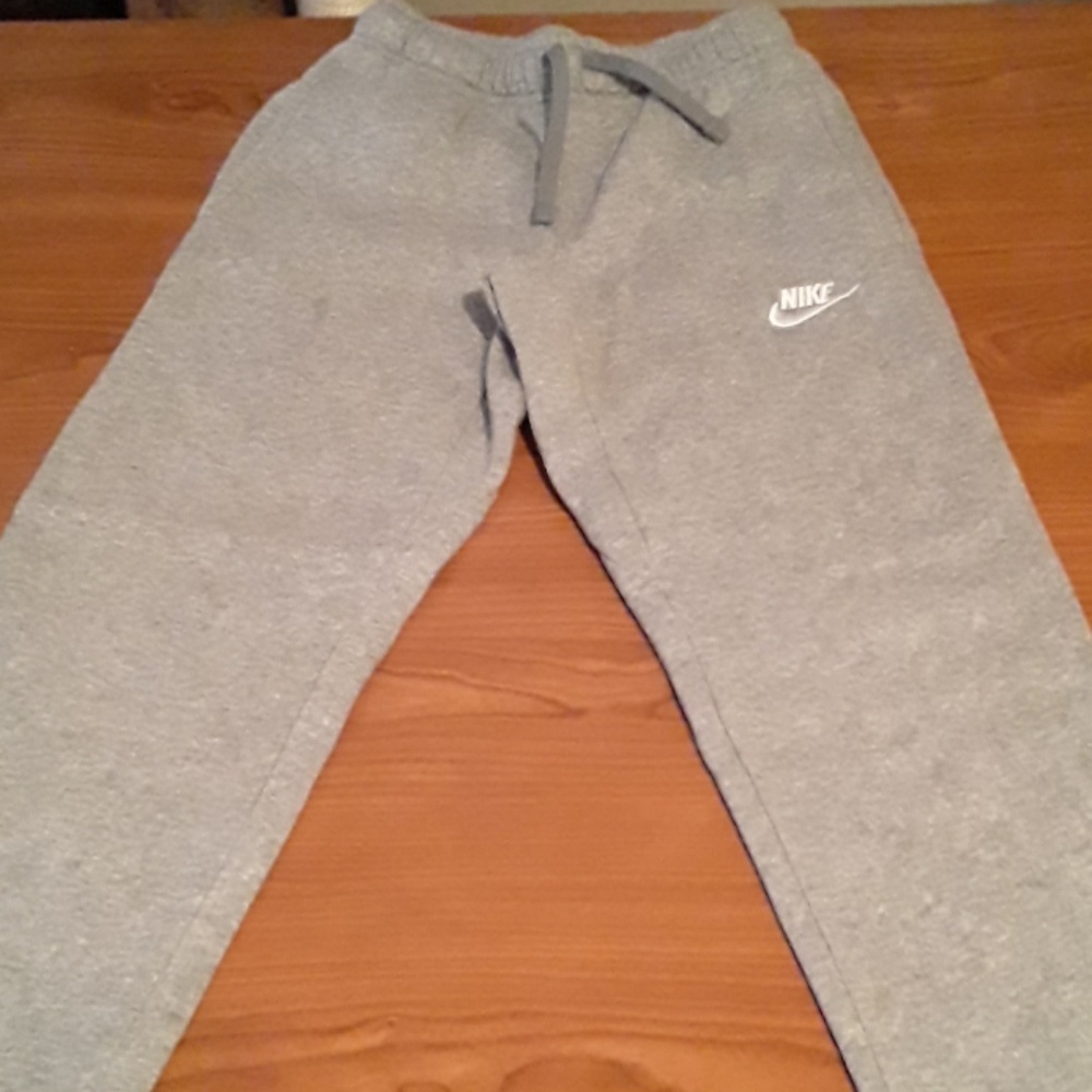 Boys Nike jogging pants